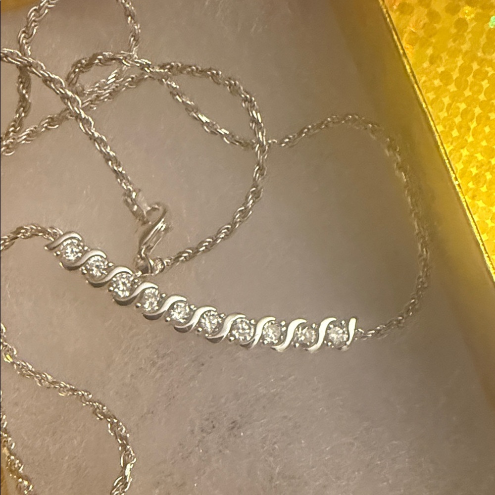 Elegant 925 Italy Silver Necklace - Picture 3 of 9